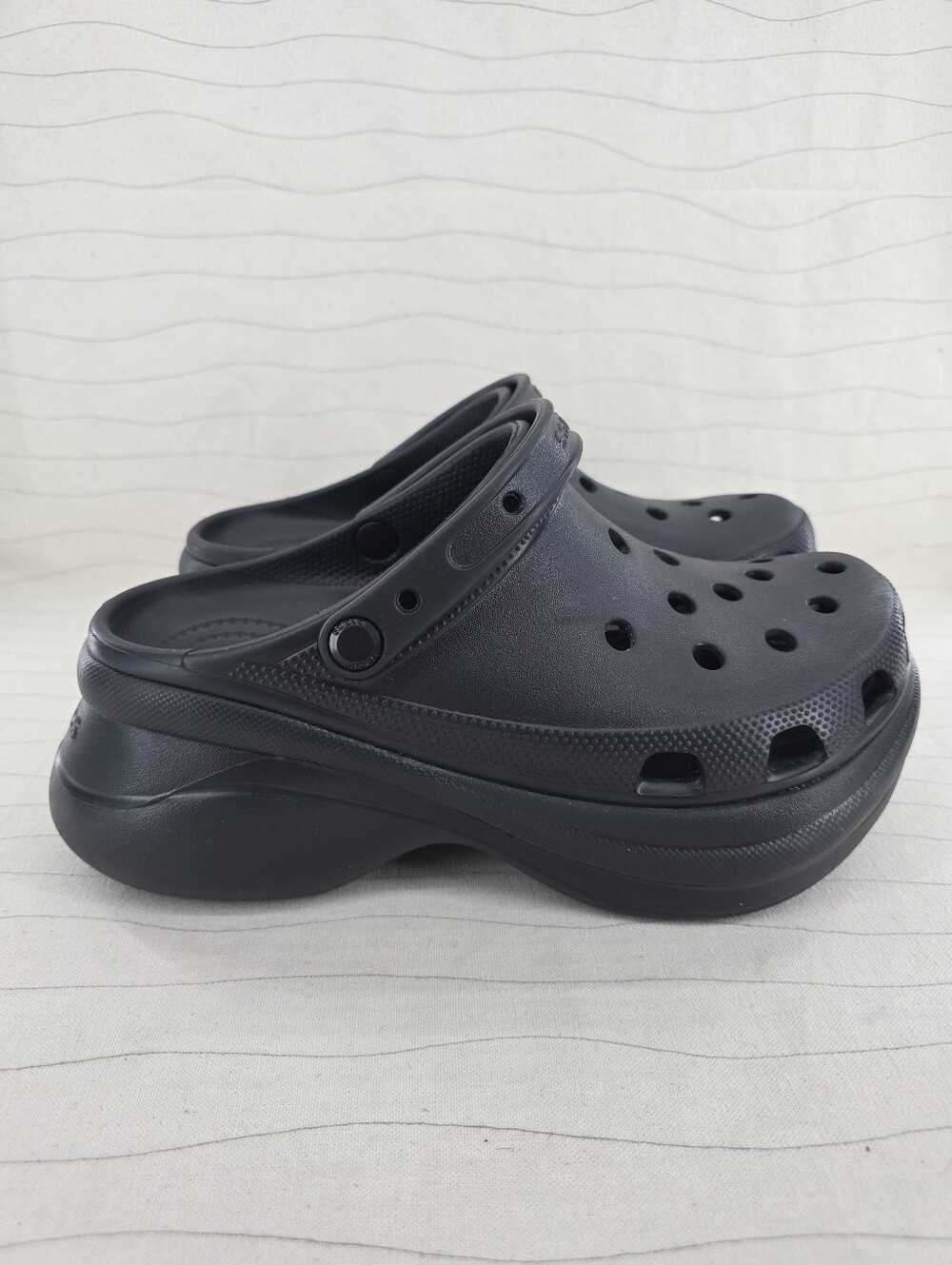 Crocs Womens Classic Bae Clogs Black Chunky Platform Slip On Shoes 206402 Sz 11